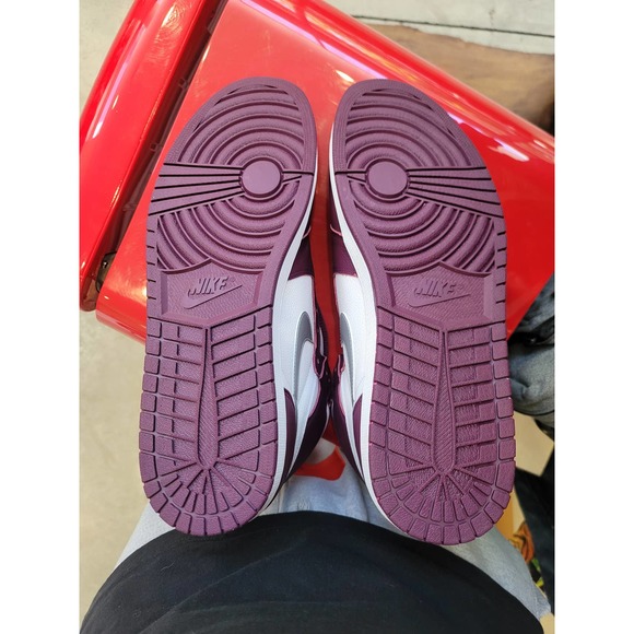 Jordan 1 bordeaux size 18 - Picture 4 of 11
